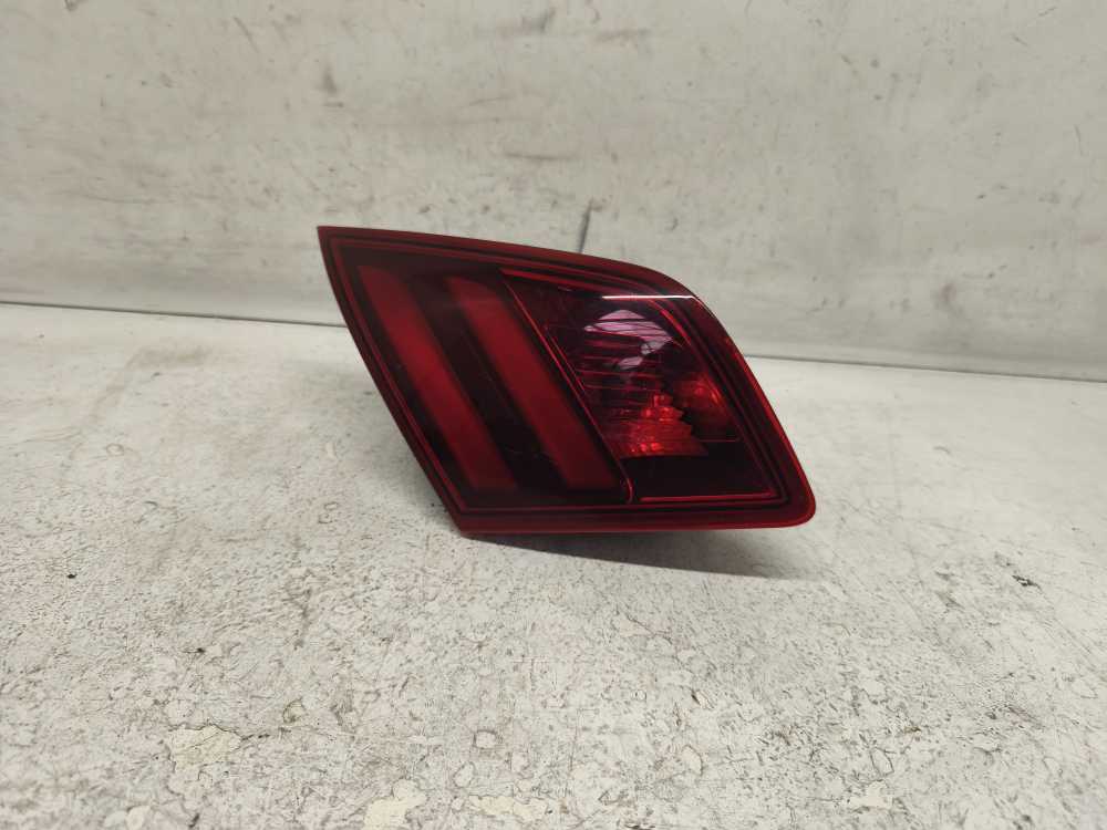 FEU ARRIERE GAUCHE PEUGEOT - Vue 1